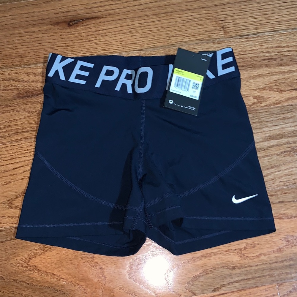 Nike pros short